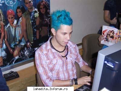 Galerie - baby blue - Christian Chavez
