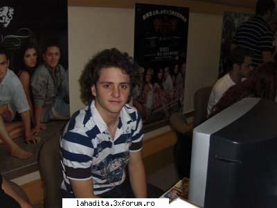 Galerie - ucker vorbind cu fanii :P:P - Christopher Uckermann