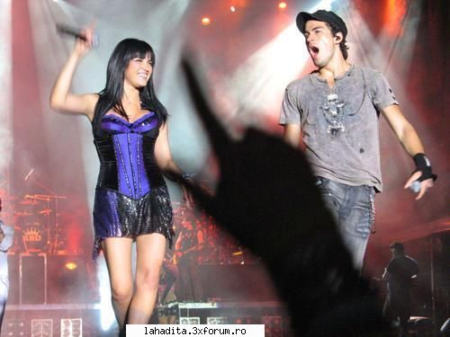In concerte - LuV mY AnNiE - Herroni